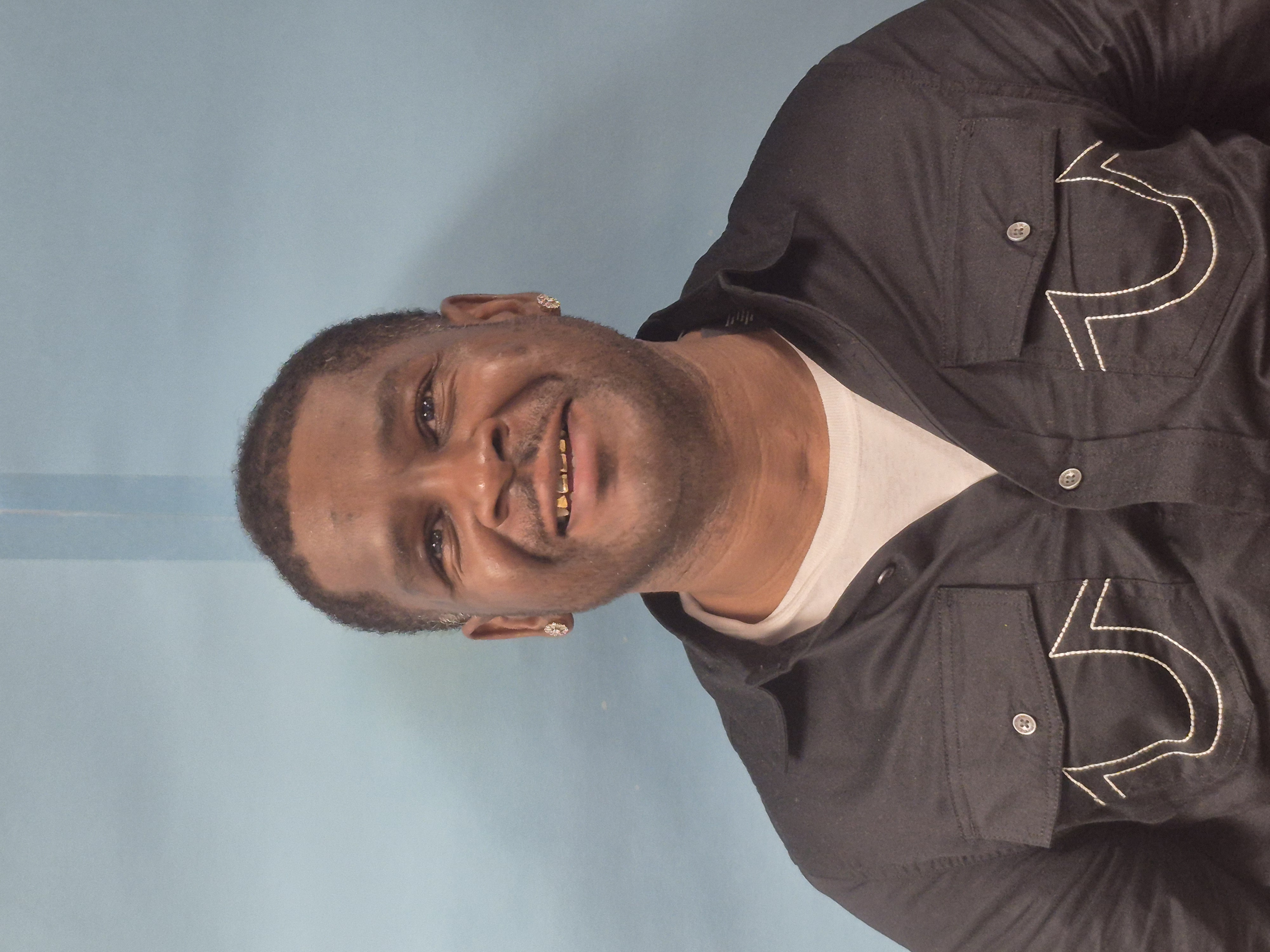 Photo of LASHUN DEPRA PEETE