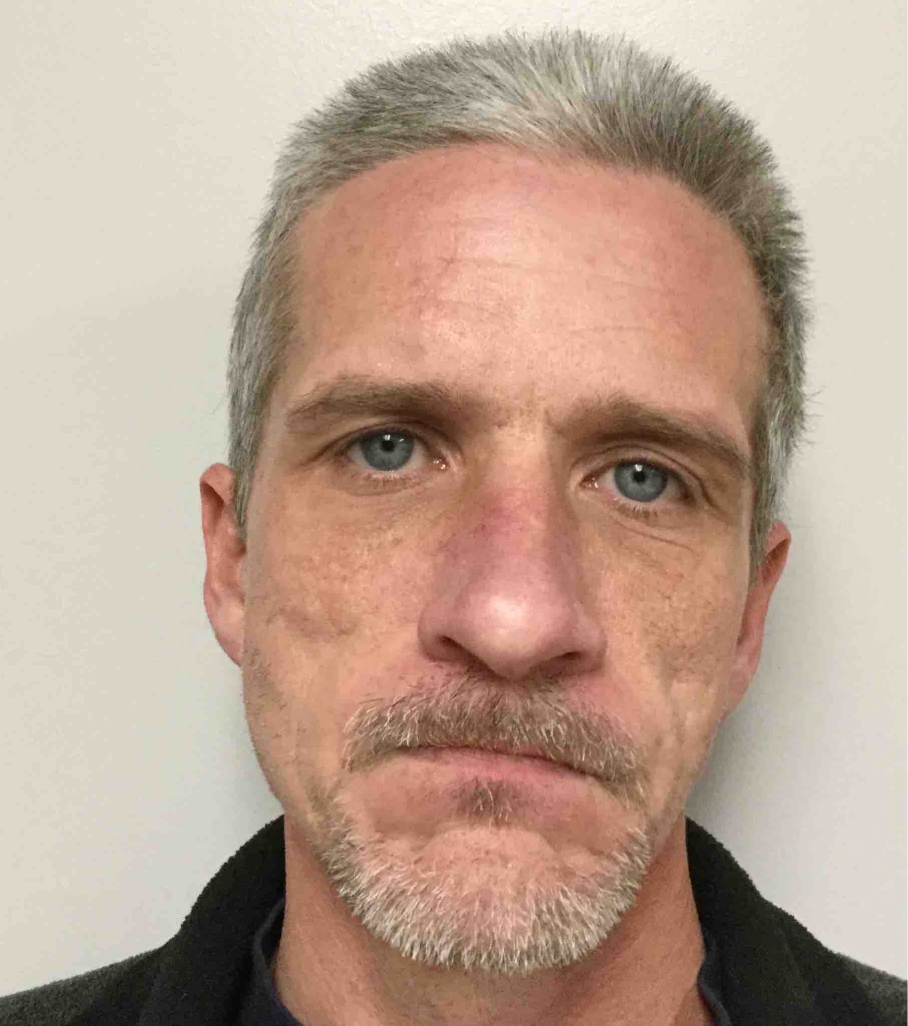 Photo of CLINTON LEE HULLENDER